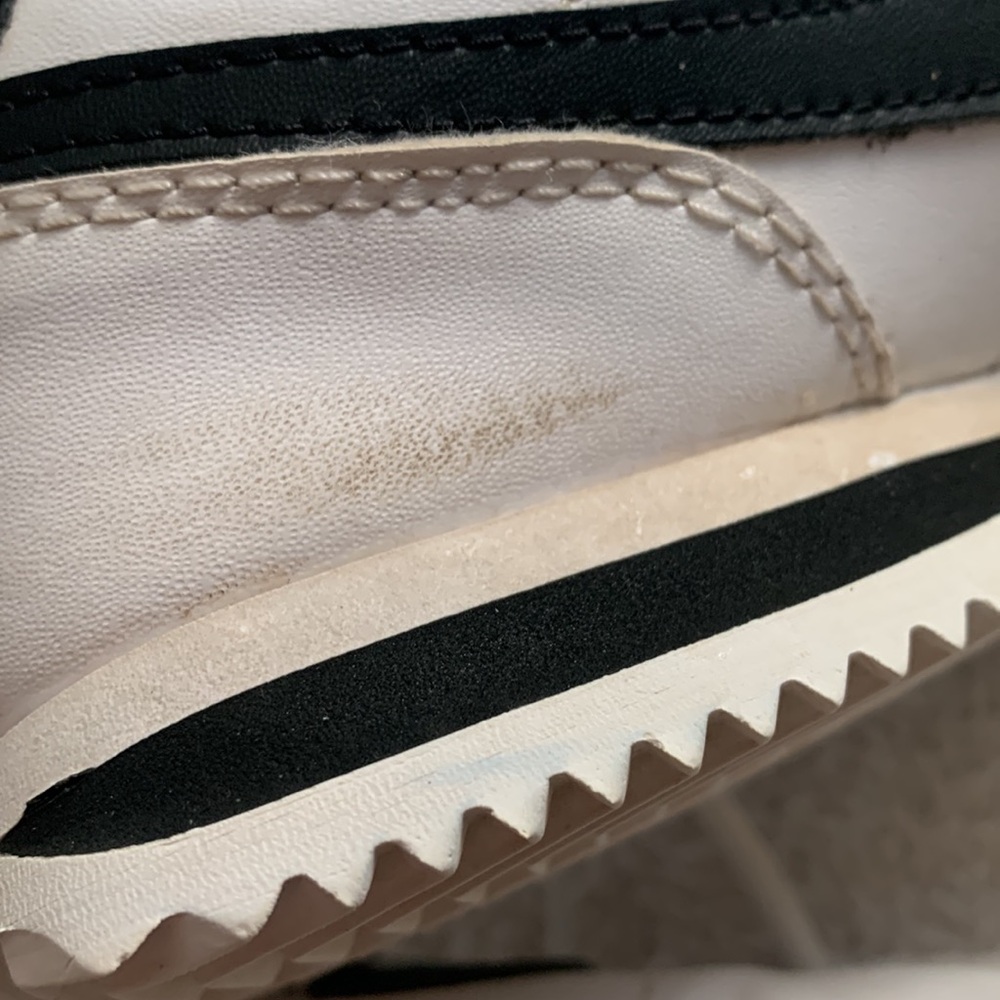Nike Cortez Sneakers White & Black Kids 4 - Picture 12 of 12